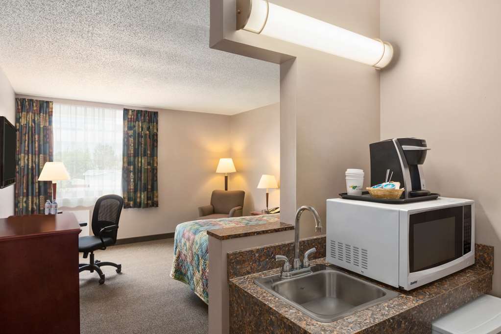Travelodge Hanna Canada Grey Habitación foto